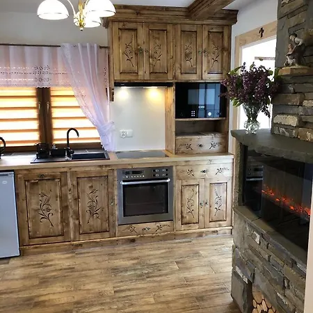 Szafran Z Widokiem Na Gory Zakopane