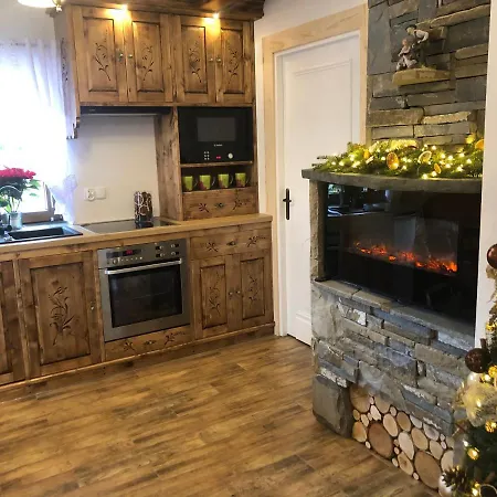 Szafran Z Widokiem Na Gory ザコパネ